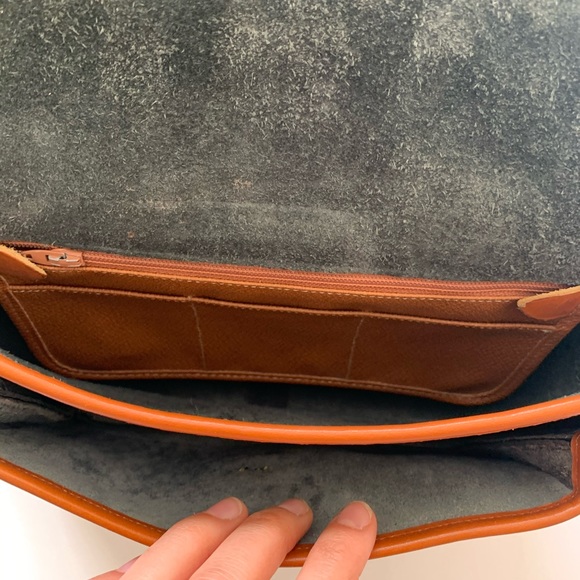 Crossover Vintage Dooney and Bourke - Picture 4 of 4